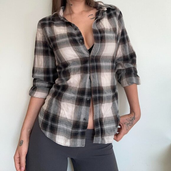 H&M Plaid Button-Up shirt grey, brown white - Picture 2 of 4